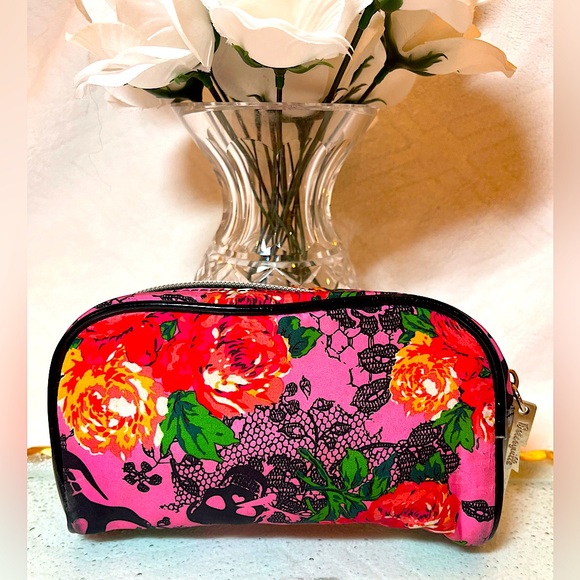 New Betsey Johnson Cosmetic/Accessory Case - Picture 11 of 12